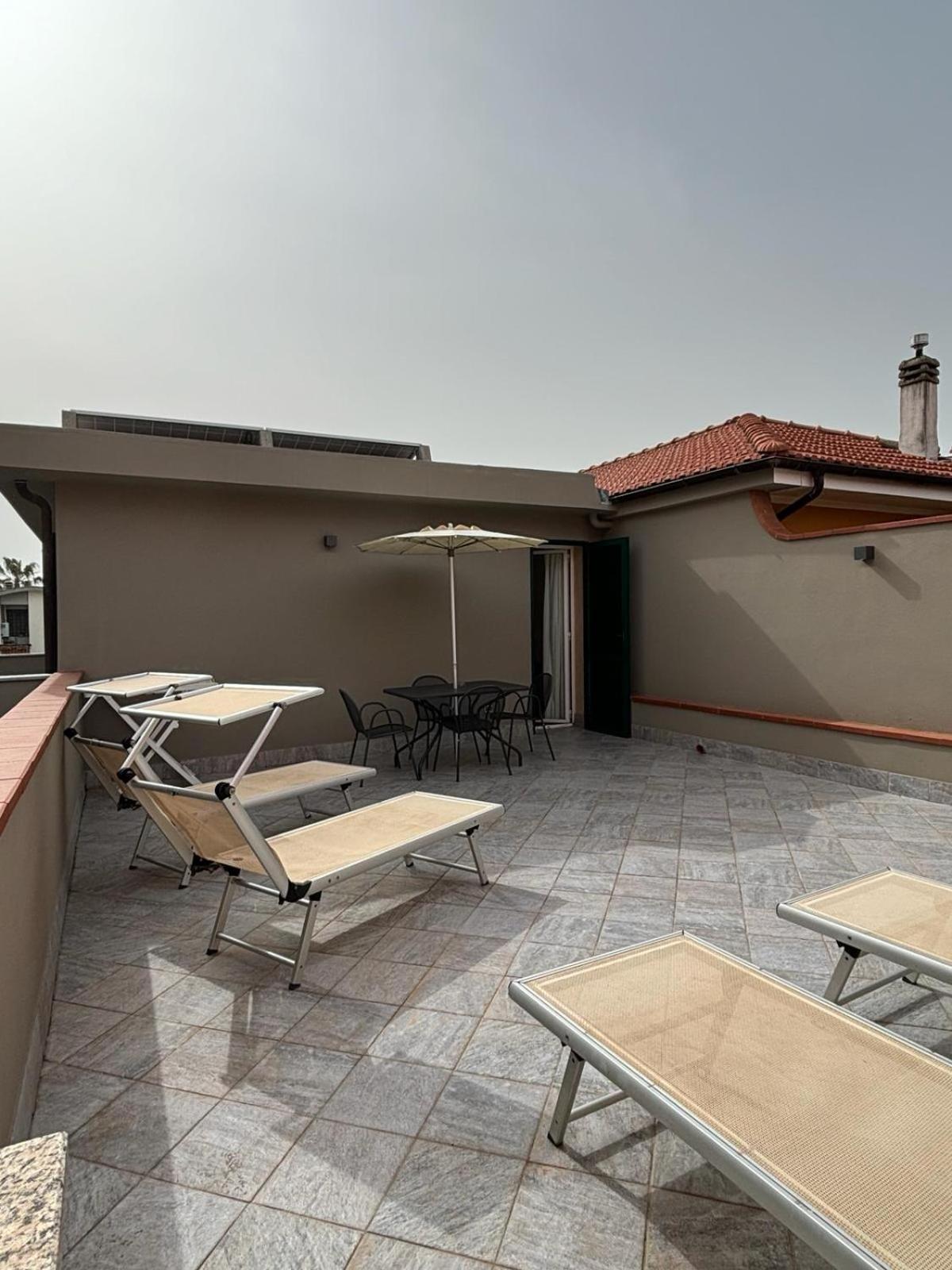 Hotel Delle Rose San Bartolomeo Al Mare Eksteriør bilde