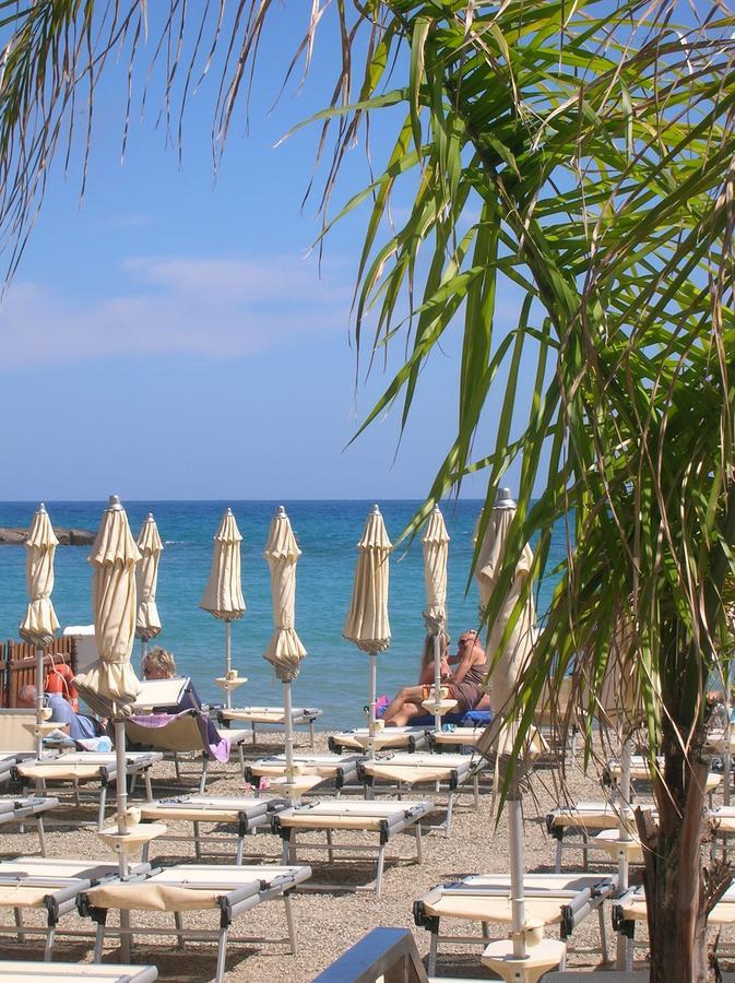 Hotel Delle Rose San Bartolomeo Al Mare Eksteriør bilde